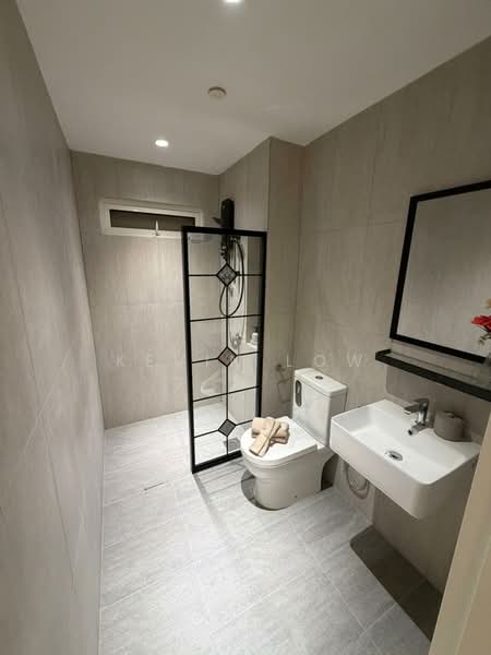 Servis Apartment untuk Dijual di Tuan Straits Residency - Kevin Low - Bathroom - PropertyGuru.com.my