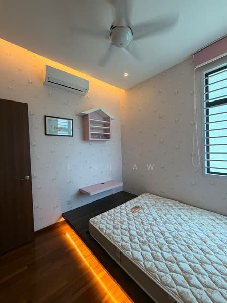 Service Residence for Sale at Crescent Bay Suites (Teluk Bayu) - Finn Aw - Bedroom - PropertyGuru.com.my