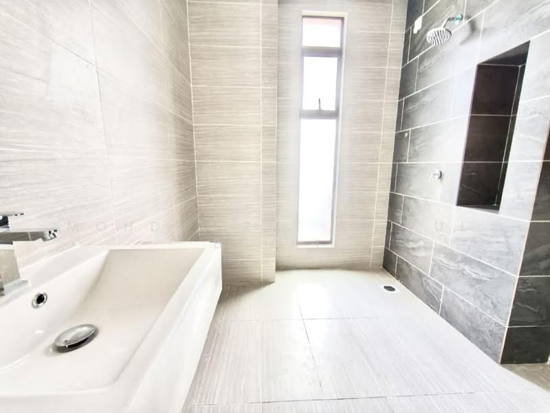 Rumah Teres 2 Tingkat untuk Dijual di Dengkil (Selangor) - Mohd Aizat Saiful Bahri - Bathroom - PropertyGuru.com.my