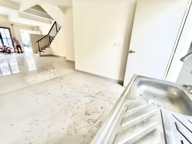 Rumah Teres 2 Tingkat untuk Dijual di Dengkil (Selangor) - Mohd Aizat Saiful Bahri - Interior - PropertyGuru.com.my