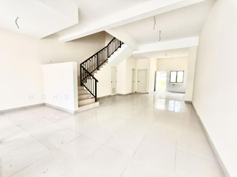 Rumah Teres 2 Tingkat untuk Dijual di Dengkil (Selangor) - Mohd Aizat Saiful Bahri - Living Room - PropertyGuru.com.my