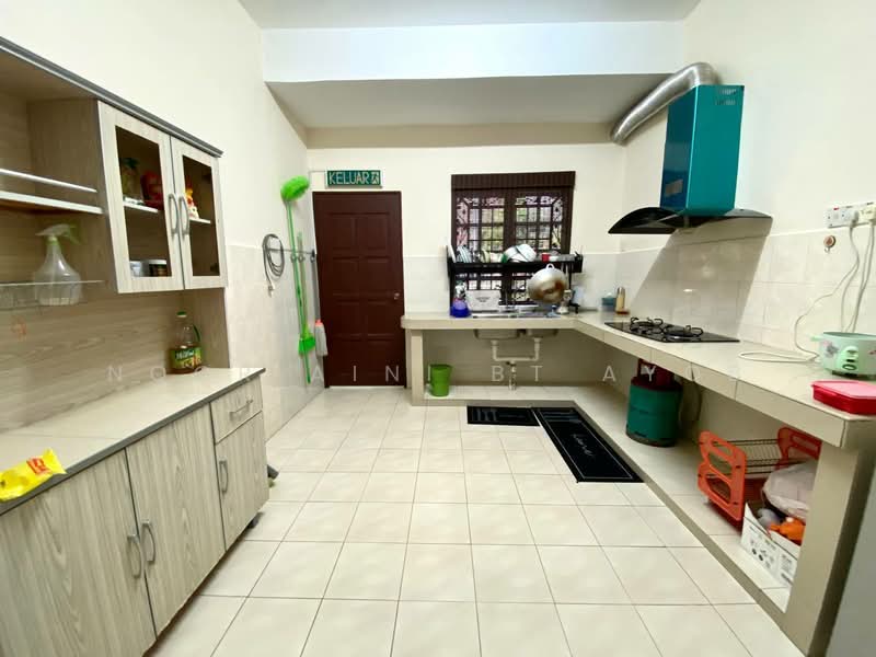 Rumah Teres 2 Tingkat untuk Dijual di Seksyen 7 (Bangi) - Noor Aini Bt Ayob - Kitchen - PropertyGuru.com.my