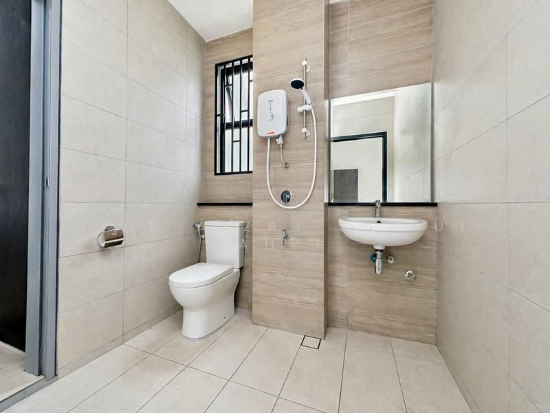 Rumah Teres 2 Tingkat untuk Dijual di Elmina (Shah Alam) - Mohd Aizat Saiful Bahri - Bathroom - PropertyGuru.com.my