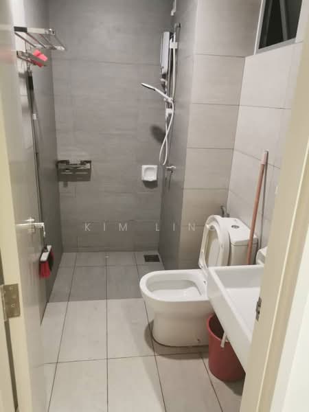 Service Residence for Rent at Gravit8, Klang - Kim Ling - Bathroom 2 - PropertyGuru.com.my
