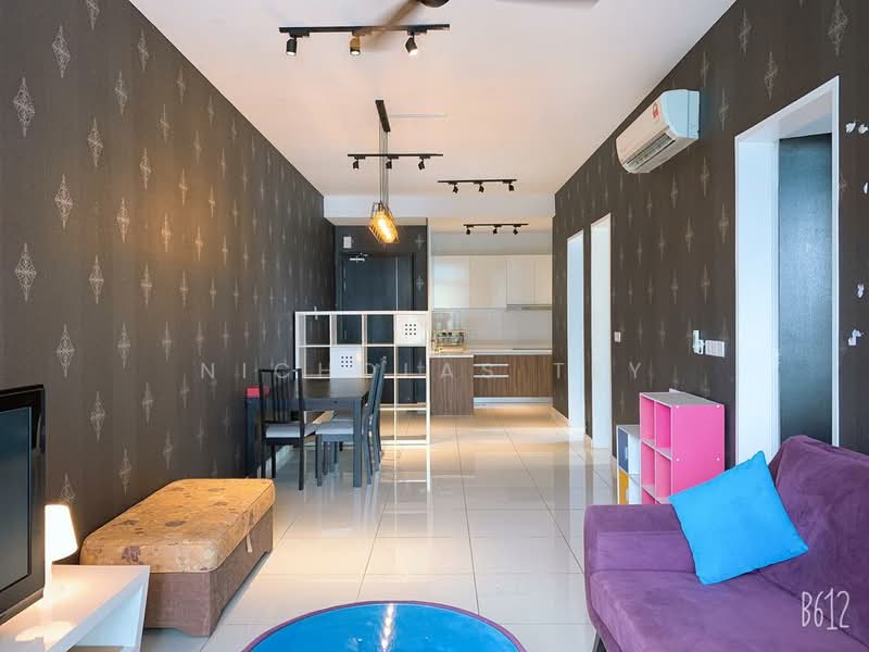 Servis Apartment untuk Dijual di Setia Sky 88 - Nicholas Tey - Living Room - PropertyGuru.com.my