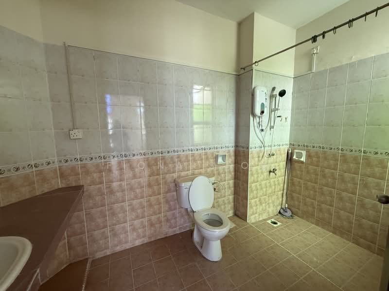 Rumah Teres 2 Tingkat untuk Disewa di Taman Impian Emas (Skudai) - Fiona Siow - Bathroom - PropertyGuru.com.my