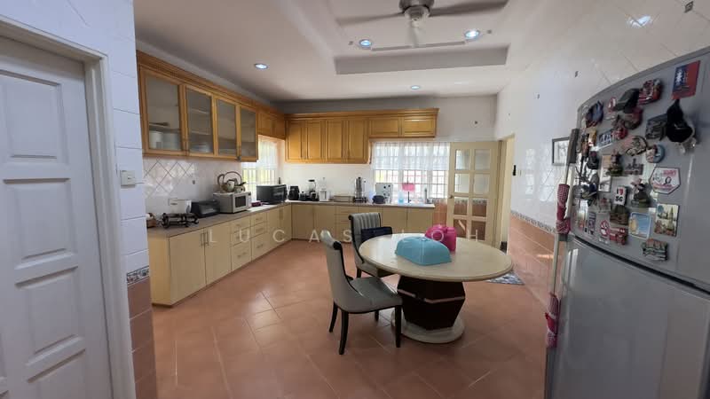 Bungalow for Sale in Bandar Country Homes (Rawang) - Lucas Loh - Kitchen - PropertyGuru.com.my