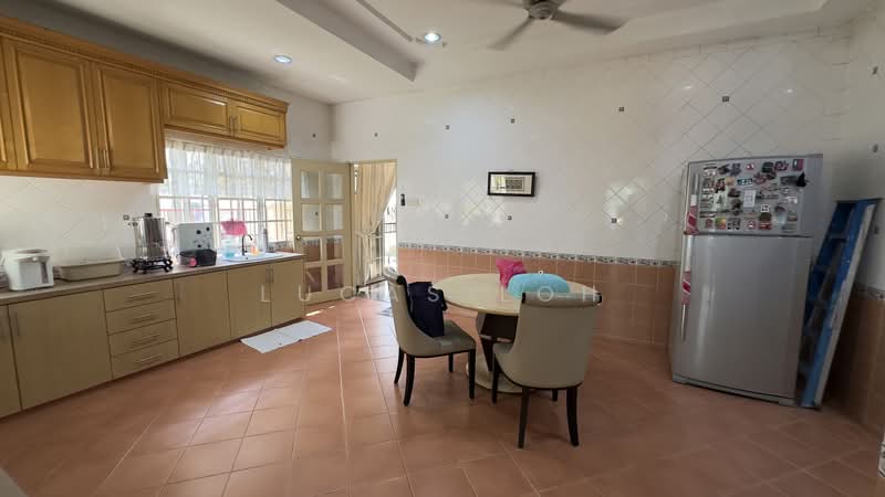 Bungalow for Sale in Bandar Country Homes (Rawang) - Lucas Loh - Kitchen - PropertyGuru.com.my