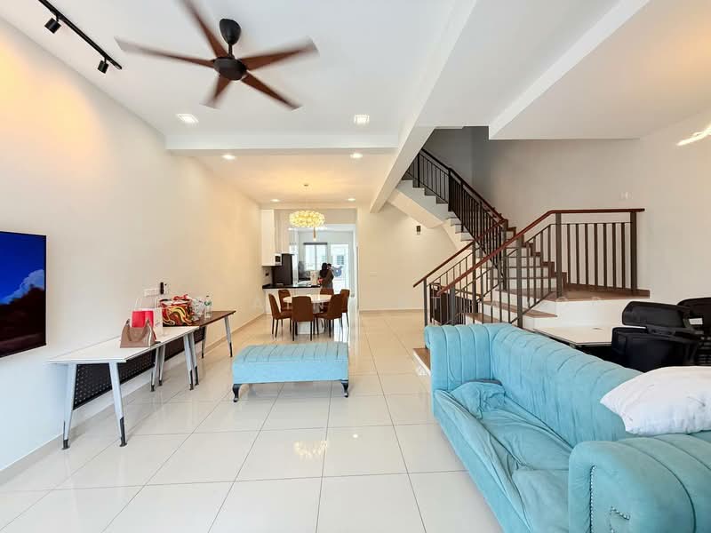 Rumah Teres 3 Tingkat untuk Dijual di Bandar Sunsuria (Sepang) - Noor Aini Bt Ayob - Living Room - PropertyGuru.com.my