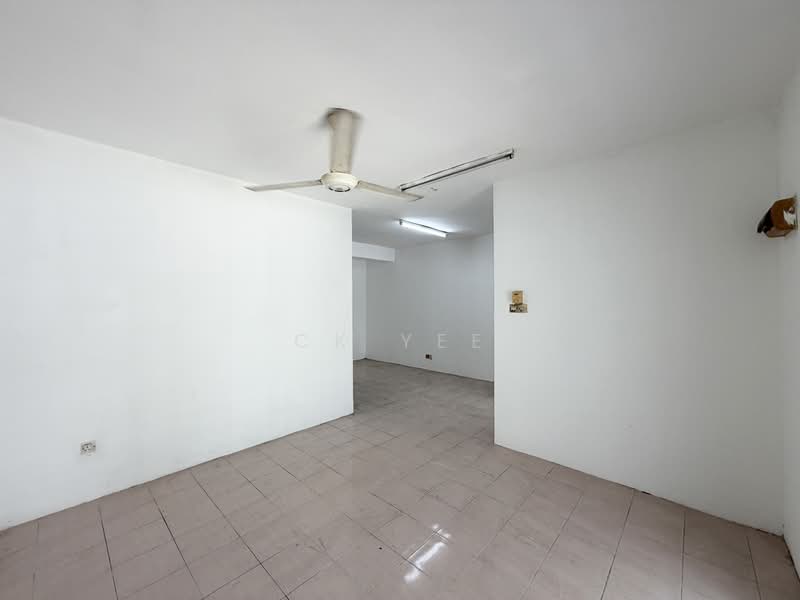 2-storey Terraced House for Sale in Bandar Putra Permai (Seri Kembangan) - CK Yee - Interior - PropertyGuru.com.my