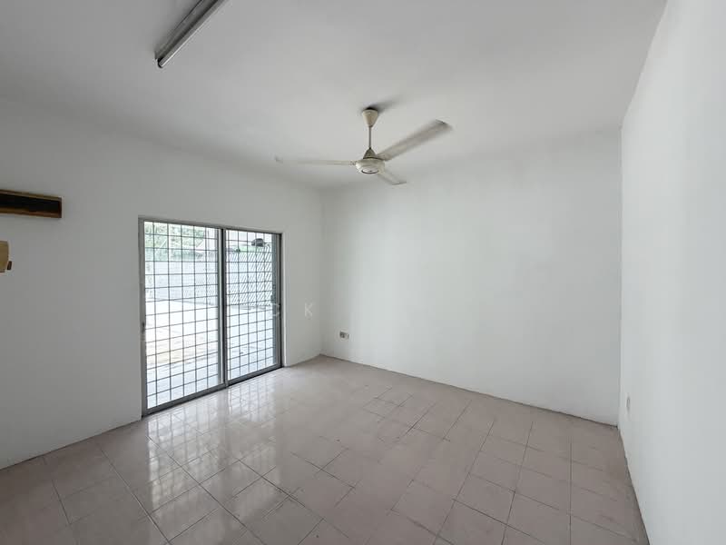 2-storey Terraced House for Sale in Bandar Putra Permai (Seri Kembangan) - CK Yee - Interior - PropertyGuru.com.my