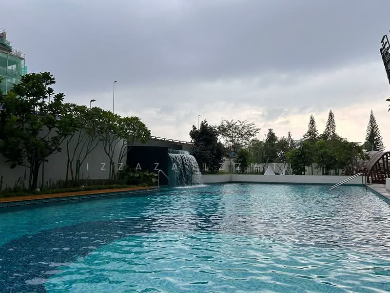Servis Apartment untuk Disewa di Aurora Subang Jaya - Izzaza Izzati - Pool - PropertyGuru.com.my