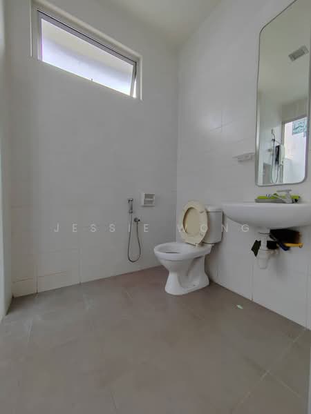 Rumah Berkembar untuk Dijual di Rawang (Selangor) - Jessie Wong - Bathroom - PropertyGuru.com.my