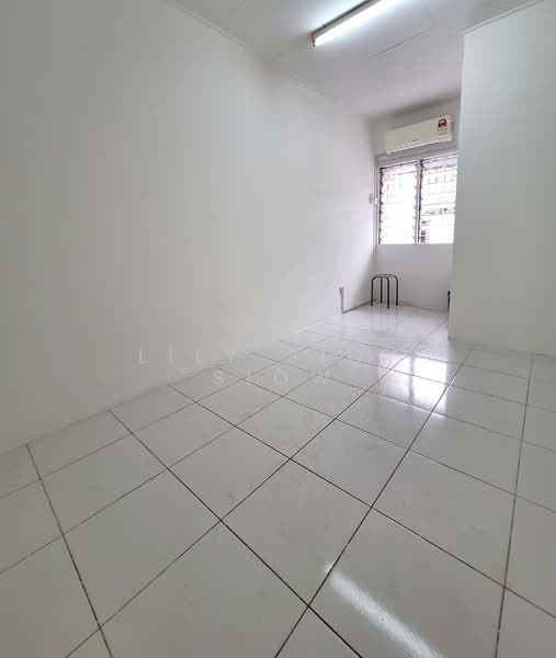 2-storey Terraced House for Sale in Taman Puncak Jalil (Seri Kembangan) - Lily Siow Siow - Bedroom - PropertyGuru.com.my