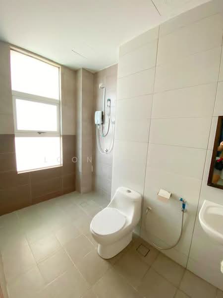 Service Residence for Rent at D'carlton (Residensi Seri Mega) - Loong Hing Liong - Bathroom - PropertyGuru.com.my