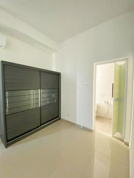 Service Residence for Rent at D'carlton (Residensi Seri Mega) - Loong Hing Liong - Bedroom - PropertyGuru.com.my