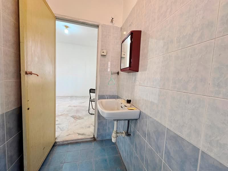 2-storey Terraced House for Sale in Klang (Selangor) - Penny Chia - Bathroom - PropertyGuru.com.my