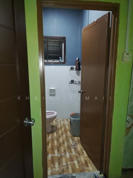 Pangsapuri untuk Dijual di Taman Desa Kempas - Khairi Ismail - Bathroom - PropertyGuru.com.my