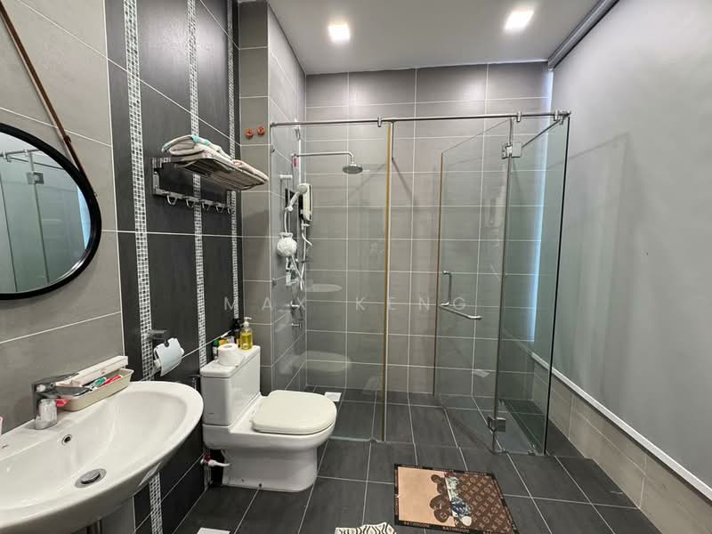 Semi-Detached House for Sale in Perling (Johor) - Max Keng - Bathroom - PropertyGuru.com.my