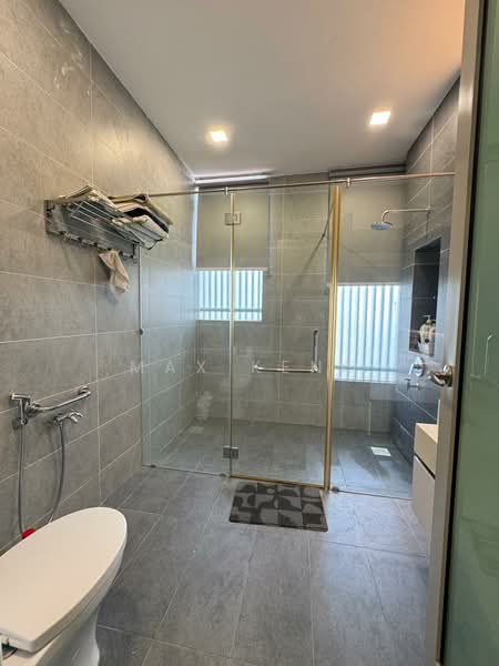 Semi-Detached House for Sale in Perling (Johor) - Max Keng - Bathroom - PropertyGuru.com.my