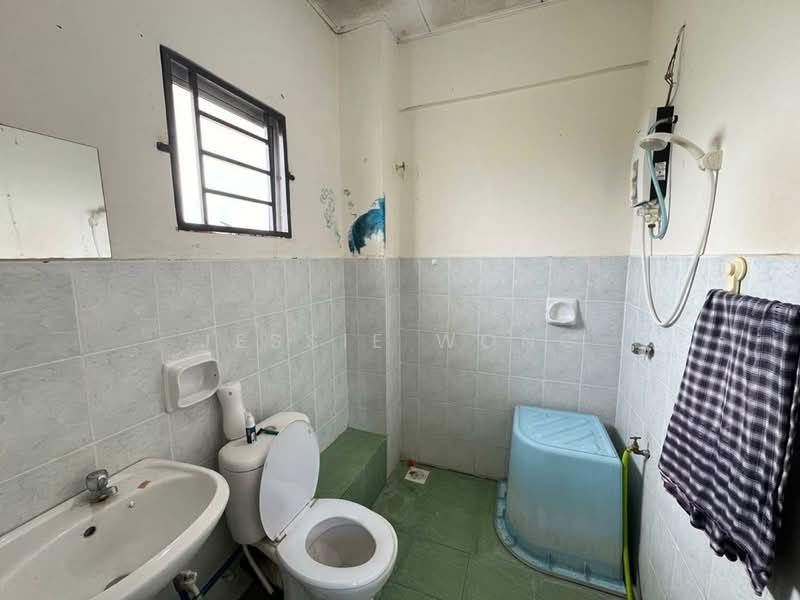 Rumah Teres 2 Tingkat untuk Dijual di Desa Puteri (Rawang) - Jessie Wong - Bathroom - PropertyGuru.com.my