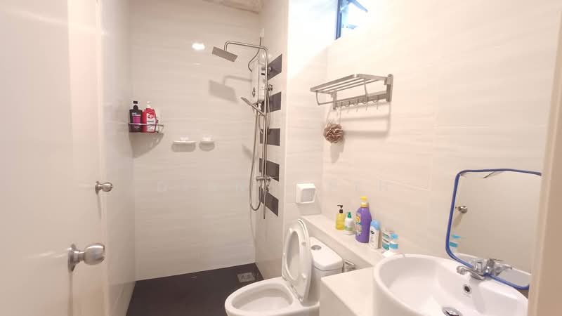 Service Residence for Sale at D'Summit Residences - Dennis Peh - Bathroom - PropertyGuru.com.my