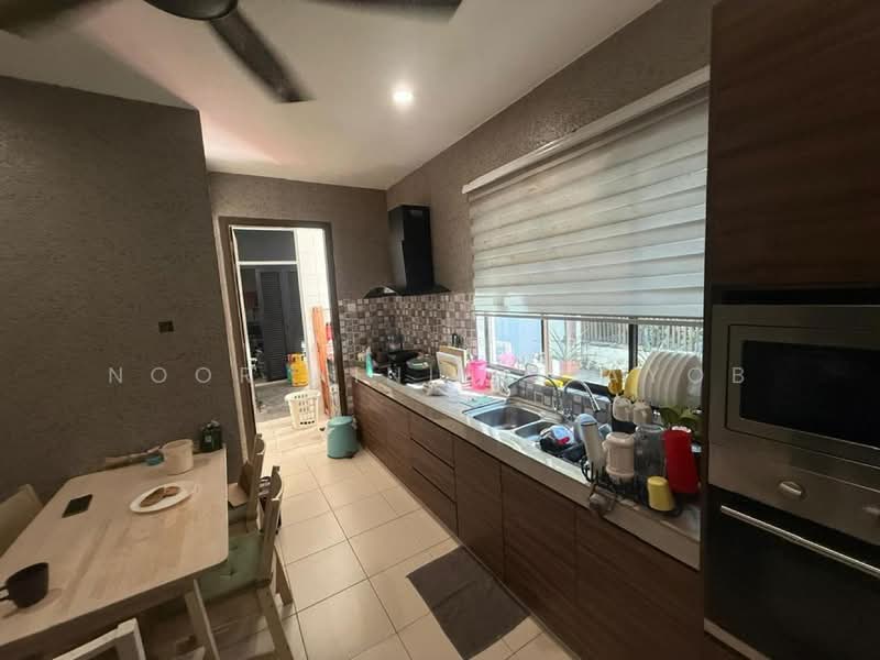 Semi-Detached House for Sale in Denai Alam (Shah Alam) - Noor Aini Bt Ayob - Kitchen - PropertyGuru.com.my