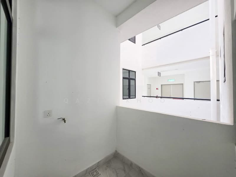 Kondominium untuk Dijual di Palazzo - Qazin Khoo - Corridor - PropertyGuru.com.my