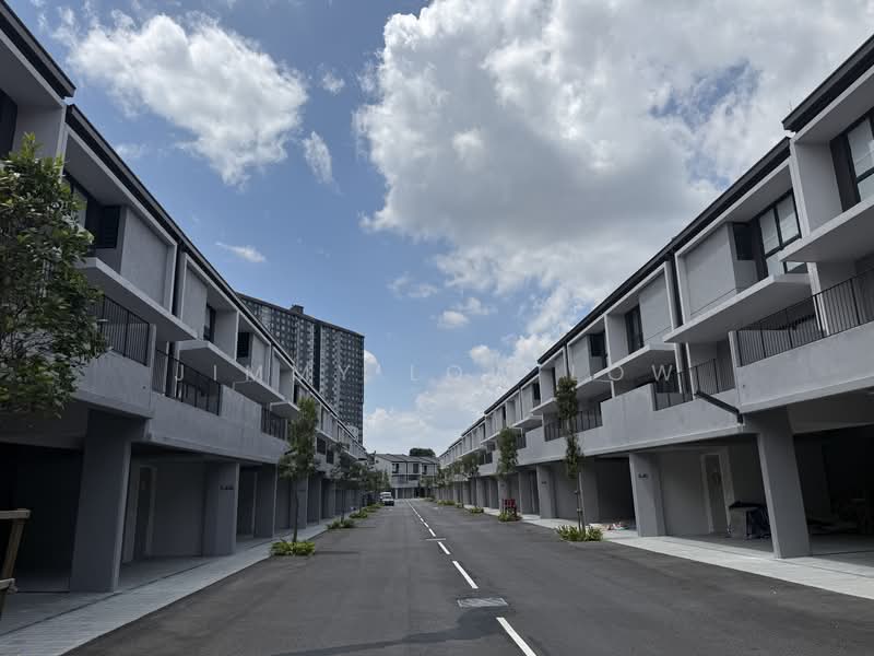 3-storey Terraced House for Sale in Taman Bukit Serdang (Seri Kembangan) - Jimmy Low Low - Exterior - PropertyGuru.com.my