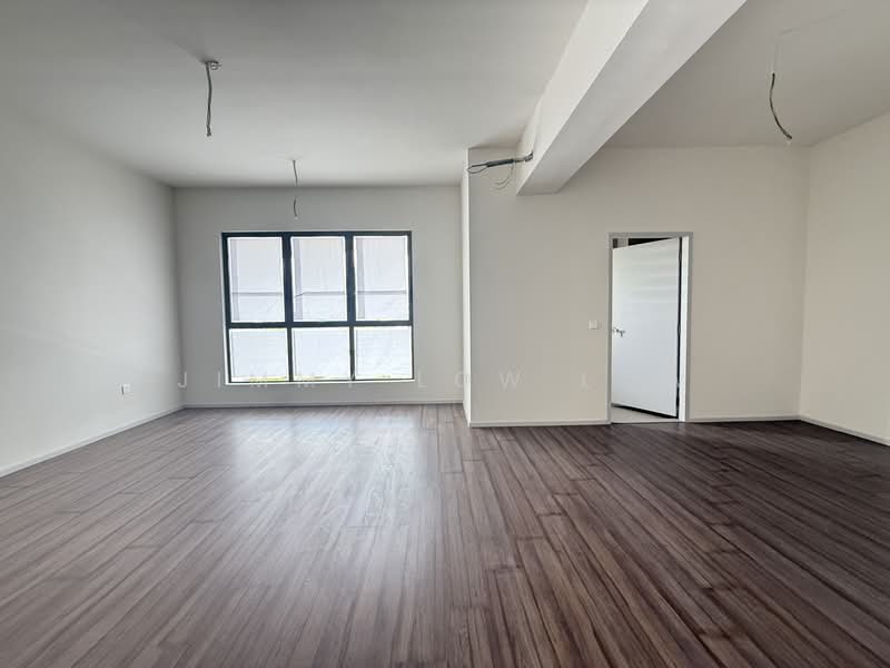 3-storey Terraced House for Sale in Taman Bukit Serdang (Seri Kembangan) - Jimmy Low Low - 1st Floor - Room 1 - PropertyGuru.com.my