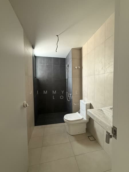 3-storey Terraced House for Sale in Taman Bukit Serdang (Seri Kembangan) - Jimmy Low Low - 1st Floor - Room 2 Bathroom - PropertyGuru.com.my