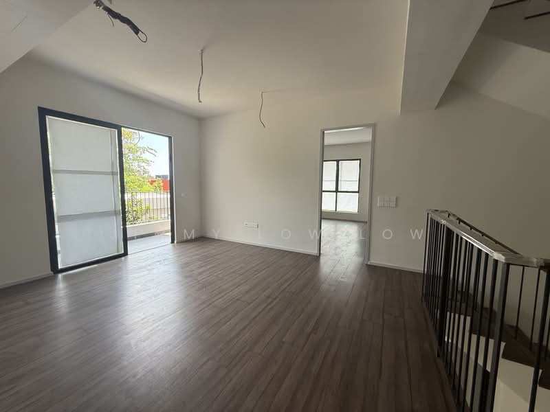 3-storey Terraced House for Sale in Taman Bukit Serdang (Seri Kembangan) - Jimmy Low Low - 1st Floor -  Living Room - PropertyGuru.com.my