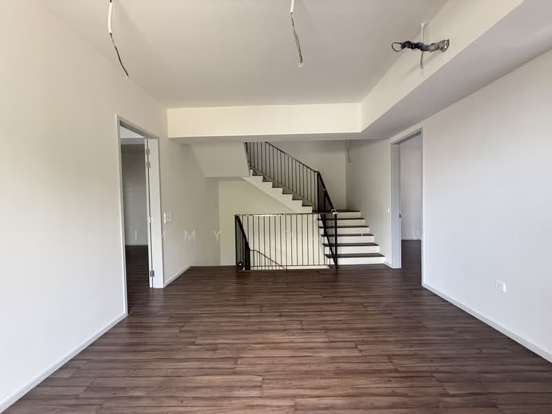 3-storey Terraced House for Sale in Taman Bukit Serdang (Seri Kembangan) - Jimmy Low Low - 1st Floor - Living - PropertyGuru.com.my