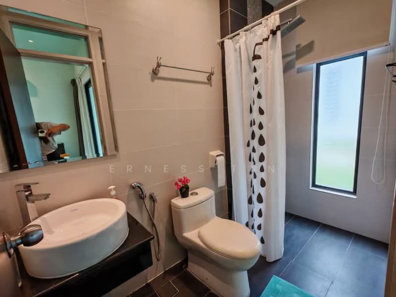 2.5-storey Terraced House for Sale in Taman Sutera Utama (Skudai) - Erness Tan - Bathroom - PropertyGuru.com.my