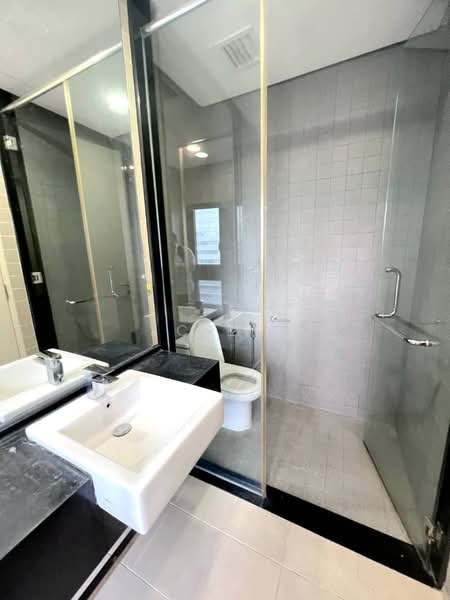 Condominium for Sale at 6 CapSquare - JC Lee - Bathroom - PropertyGuru.com.my