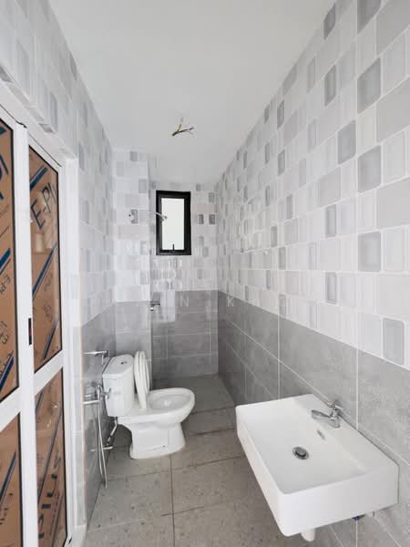Kondominium untuk Dijual di Palazzo - Qazin Khoo - Bathroom - PropertyGuru.com.my