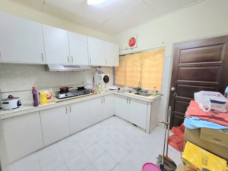 Rumah Teres 2 Tingkat untuk Dijual di Seksyen 27 (Shah Alam) - Mohd Mortadza Ahmad - Kitchen - PropertyGuru.com.my