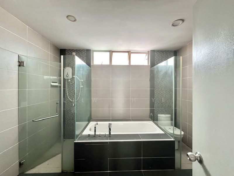 3-storey Terraced House for Rent in Iskandar Puteri (Nusajaya) (Johor) - Liew Lih Yi - Bathroom - PropertyGuru.com.my