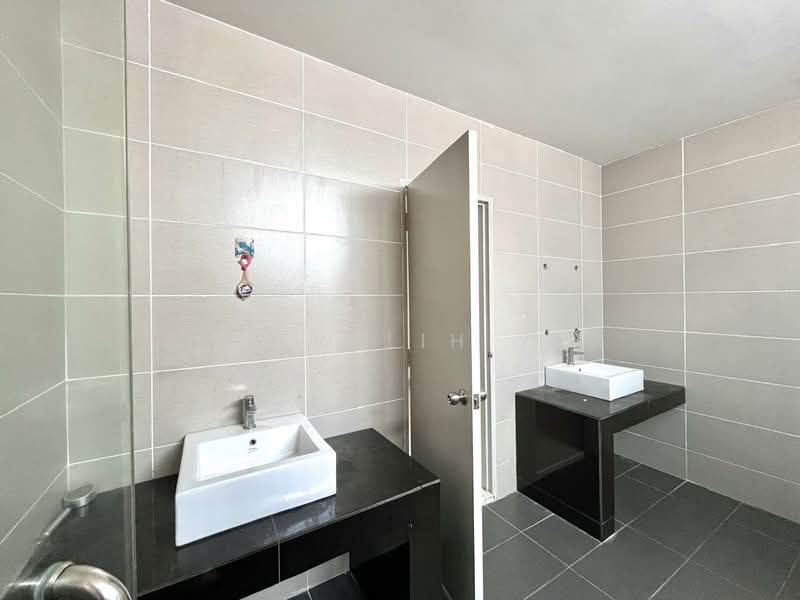 3-storey Terraced House for Rent in Iskandar Puteri (Nusajaya) (Johor) - Liew Lih Yi - Bathroom - PropertyGuru.com.my