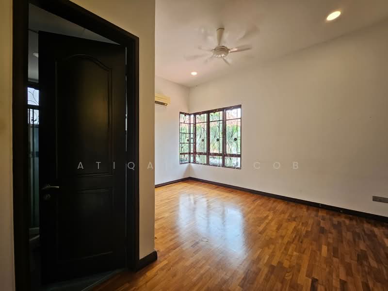 Semi-Detached House for Sale in Bukit Jelutong (Shah Alam) - Atiqah Yaacob - PropertyGuru.com.my