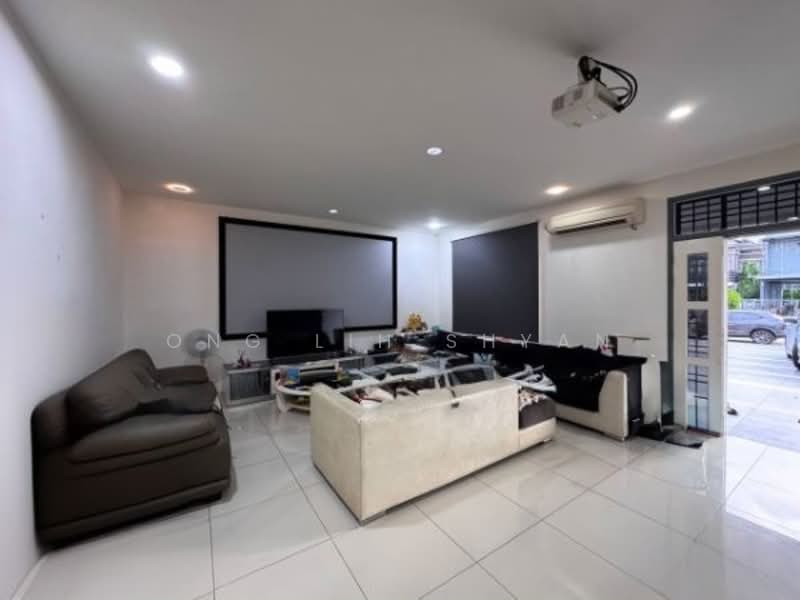 2-storey Terraced House for Sale in Setia Tropika (Johor Bahru) - Ong Lih Shyan - Living Room - PropertyGuru.com.my