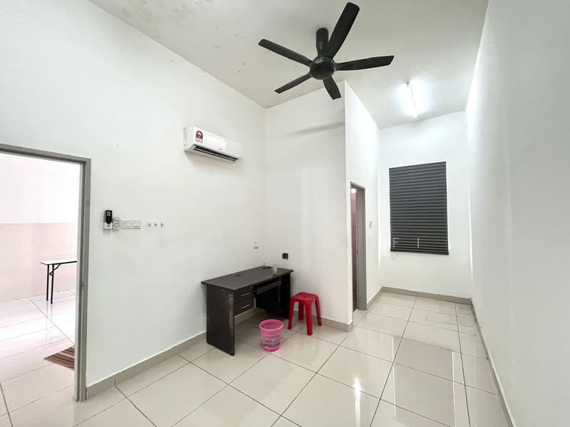 3-storey Terraced House for Rent in Iskandar Puteri (Nusajaya) (Johor) - Sarah Shaffi - Study - PropertyGuru.com.my