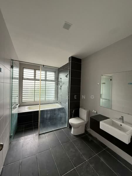 Rumah Berkembar untuk Dijual di Skudai (Johor) - Max Keng - Bathroom - PropertyGuru.com.my