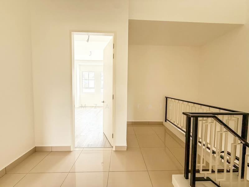 2-storey Terraced House for Sale in Bandar Country Homes (Rawang) - Amzar Faiz - PropertyGuru.com.my