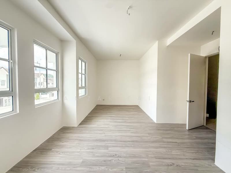 2-storey Terraced House for Sale in Bandar Country Homes (Rawang) - Amzar Faiz - PropertyGuru.com.my