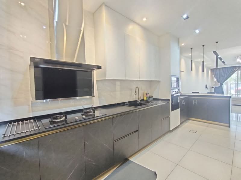 Rumah Teres untuk Dijual di Elmina (Shah Alam) - Syukor Hartanah - Kitchen - PropertyGuru.com.my