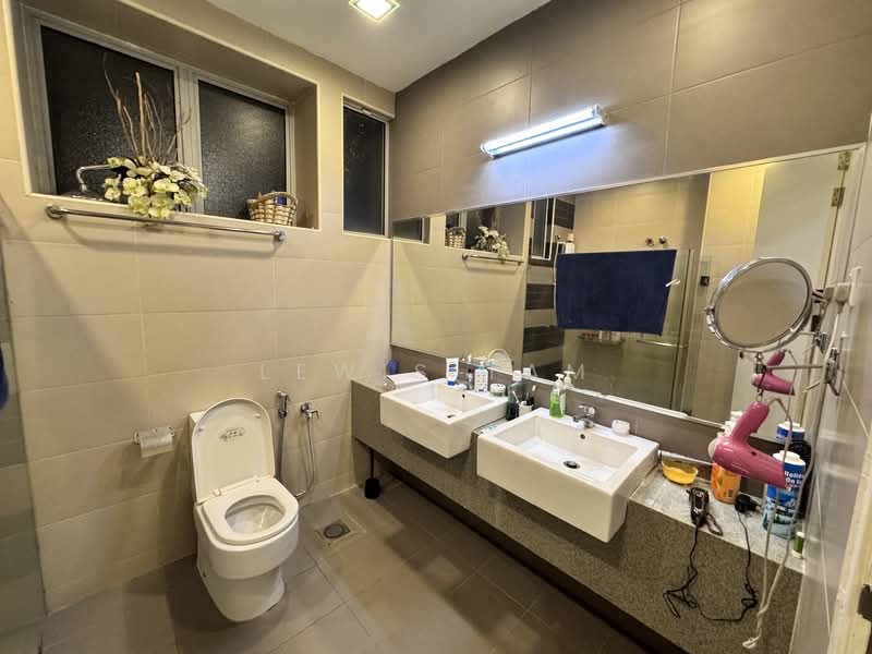Rumah Berkembar untuk Dijual di Laman Rimbunan (Kepong) - Lewis Tam - Bathroom - PropertyGuru.com.my