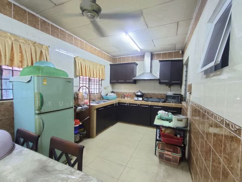 Rumah Teres 2 Tingkat untuk Dijual di Shah Alam (Selangor) - Syukor Hartanah - Kitchen - PropertyGuru.com.my