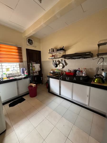 Rumah Teres 1 Tingkat untuk Dijual di Taman Bidara Palma (Sungei Baru Tengah) - Anita Omar - Kitchen - PropertyGuru.com.my
