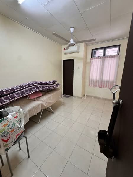 Rumah Teres 1 Tingkat untuk Dijual di Taman Bidara Palma (Sungei Baru Tengah) - Anita Omar - Bedroom - PropertyGuru.com.my
